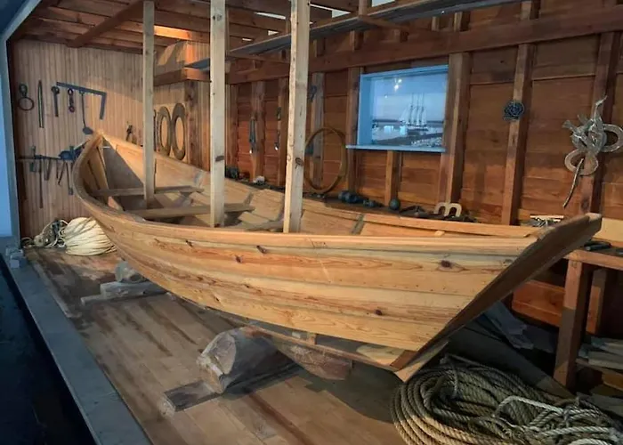 Lux 56 Da Aveiro A 20 Metros Da